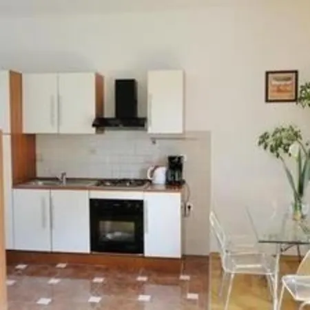 Appartement Wunderschone In Der Nahe Des Sandstrandes Split